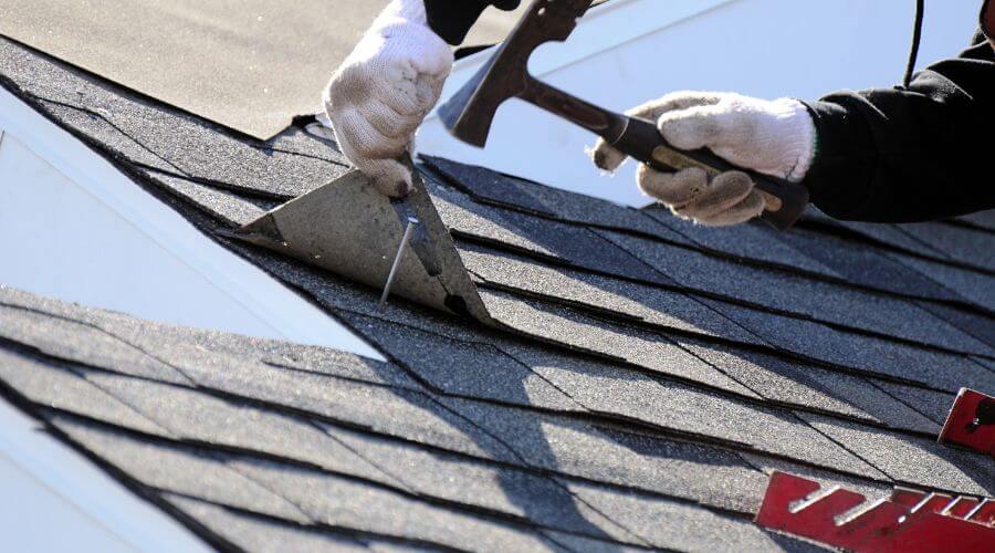 Professional gutter cleaning in Lancaster, NY